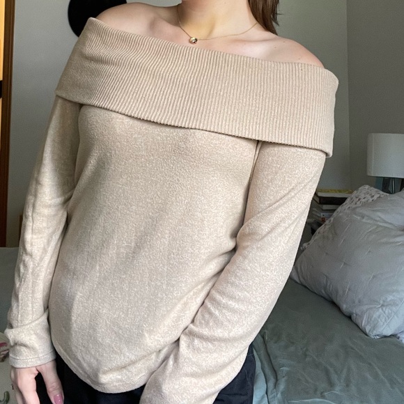 Express Off-Shoulder Tan Sweater (L) NWT - Picture 2 of 4